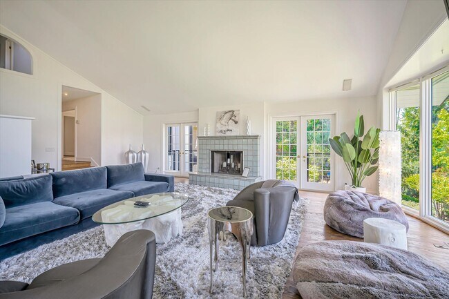 Building Photo - Welcome to Your Luxurious Napa Valley Retr...