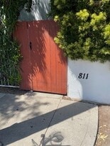 Building Photo - 811 Broadway St