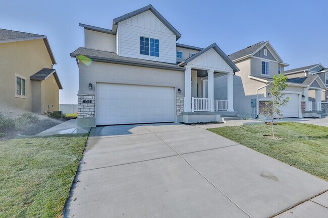 Building Photo - 1062 W Osprey Dr