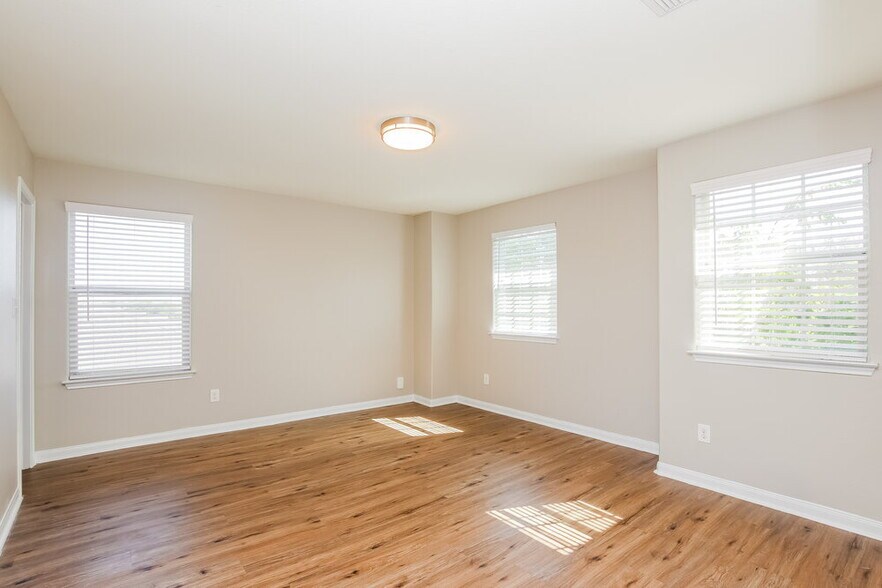 Building Photo - 420 Sapphire Ln