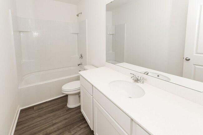 Building Photo - 543 Polaris Wy