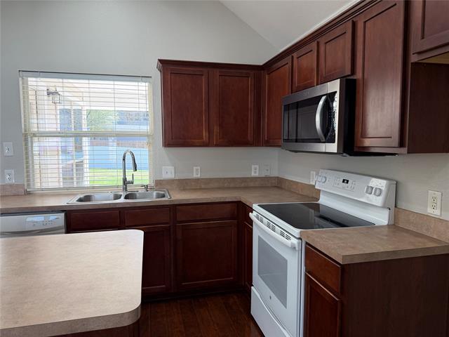 Building Photo - 523 Hilltop Dr