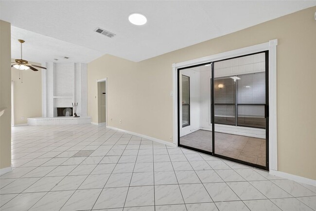 Building Photo - 6415 Grandvale Dr