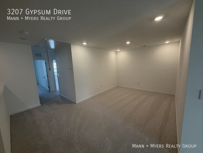 Building Photo - 3207 Gypsum Dr
