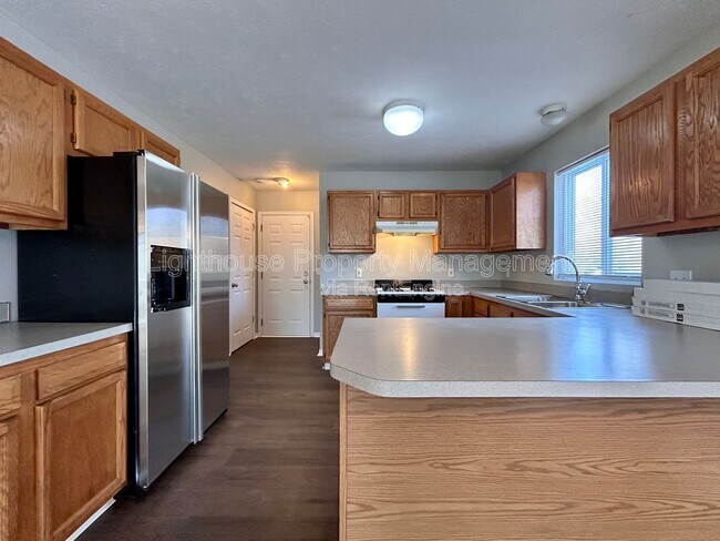 Building Photo - 2104 Shiloh Point SE