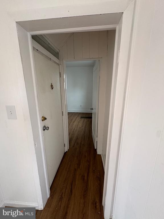 Building Photo - 2713 Hammonds Ferry Rd