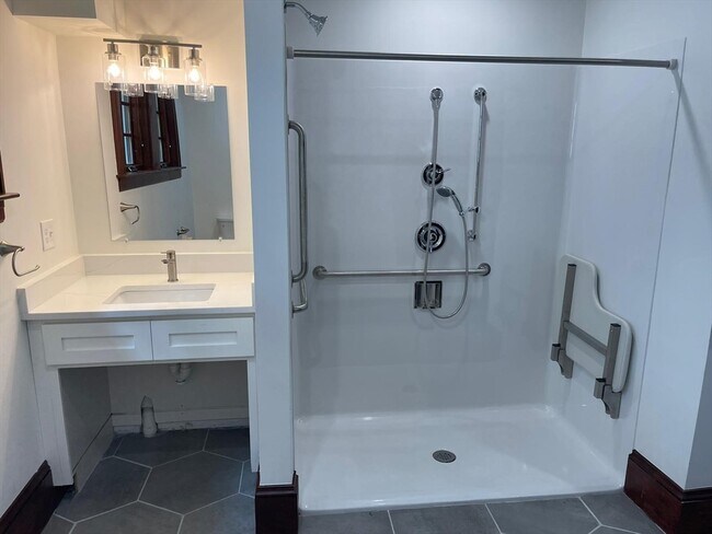 Building Photo - 41 Summer St