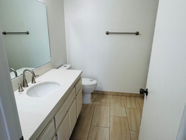 Building Photo - Your Dream Retreat Awaits in Nantucket Vil...