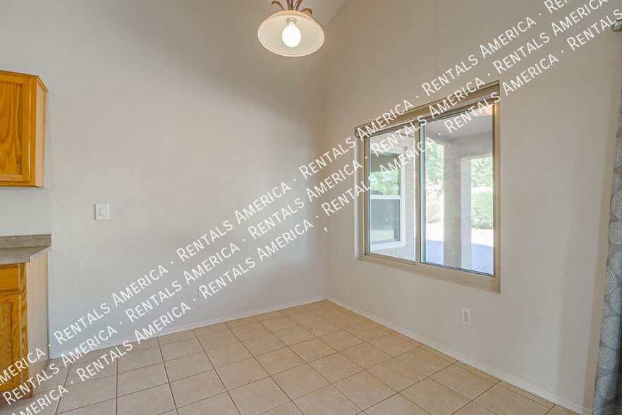 Building Photo - 10464 E Jan Cir