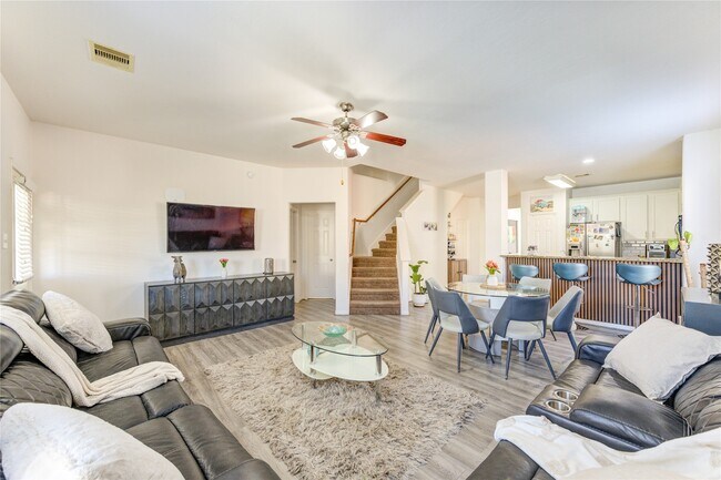 Building Photo - 25210 Hazel Ranch Dr