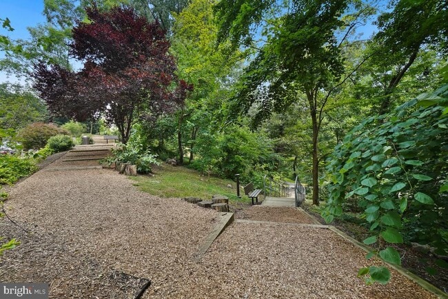 Building Photo - 5904 Mt Eagle Dr