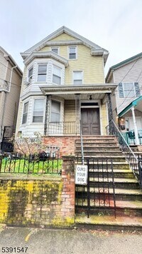 Building Photo - 324 Court St