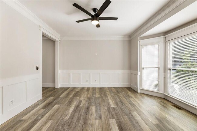 Building Photo - 330 Summerlin Dr