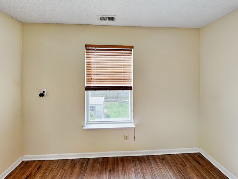 Building Photo - 385 Kimbrough Dr