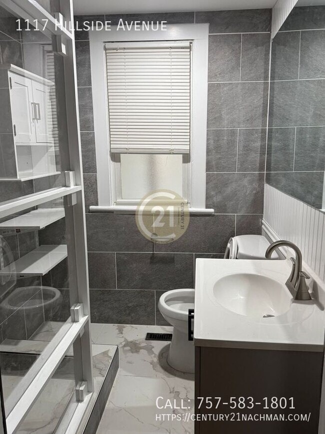 Building Photo - 1117 Hillside Ave