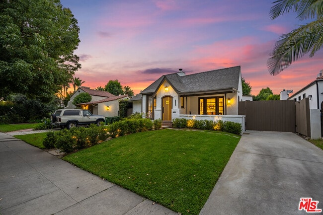 Building Photo - 6537 Moore Dr