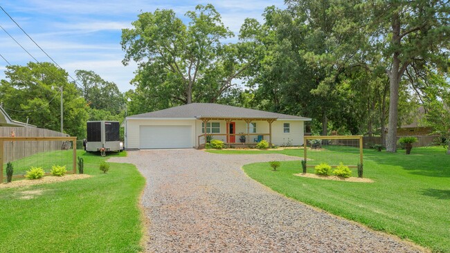Building Photo - NOW AVAILABLE IN ARNAUDVILLE!