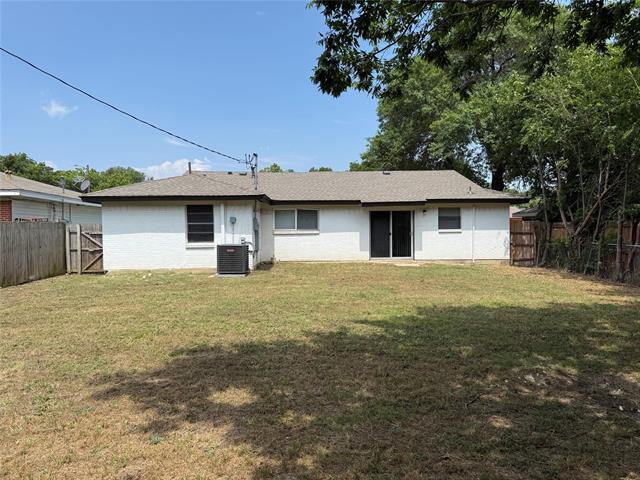 Building Photo - 822 Curtis Dr