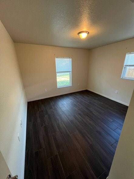 Building Photo - 1448 Oak St