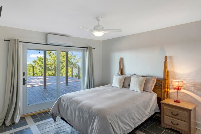 Building Photo - 22533 Majestic Dr