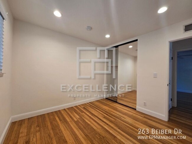 Building Photo - 263 Bieber Dr