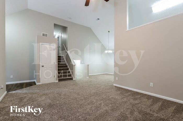 Building Photo - 5835 Shadewater Dr
