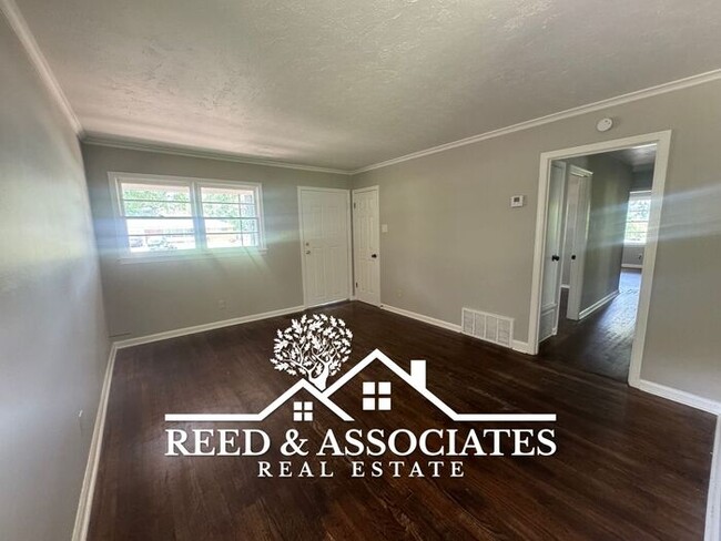 Building Photo - 4 Bedroom in Shelby Forest- Frayser