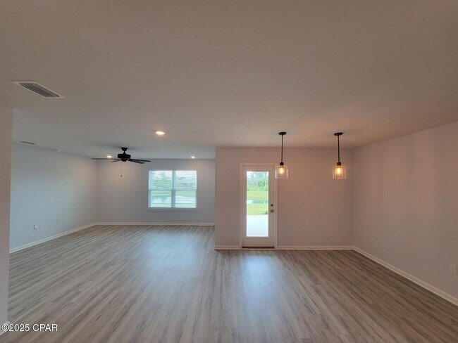 Building Photo - 6585 Slabinski Ln