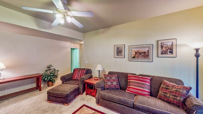 Building Photo - Experience Las Vegas in style and comfort ...
