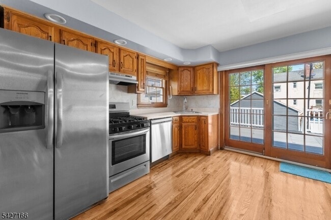 Building Photo - 12 Roosevelt Ave