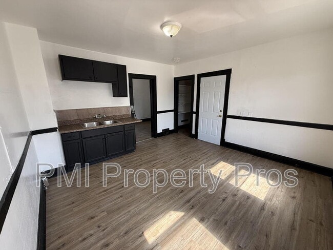 Building Photo - 2940 N Teutonia Ave