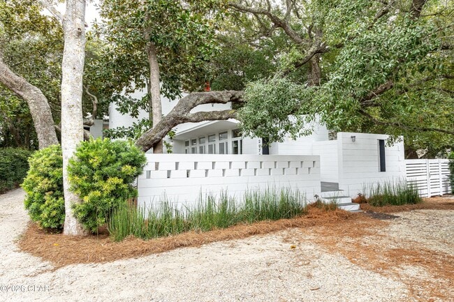 Building Photo - 2979 S County Hwy 395