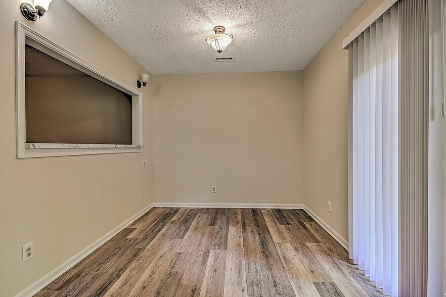 Building Photo - 208 Dean St