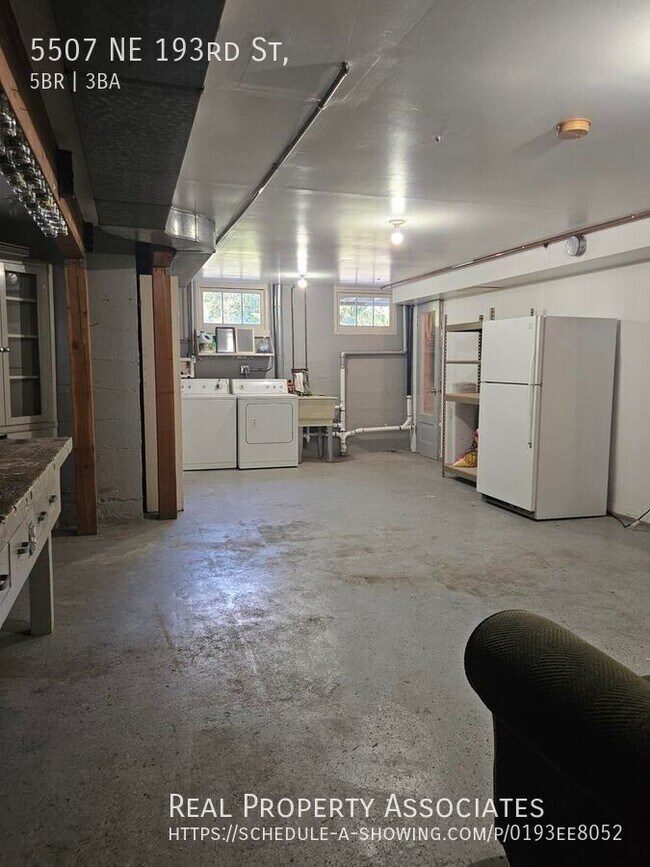 Building Photo - 5507 NE 193rd St