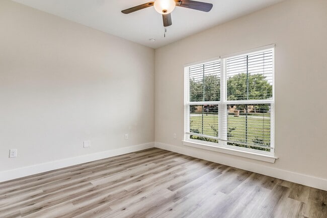 Building Photo - 6809 Water St