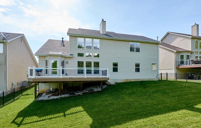 Building Photo - Executive Lease Opportunity - 4 Bed 3 Bath