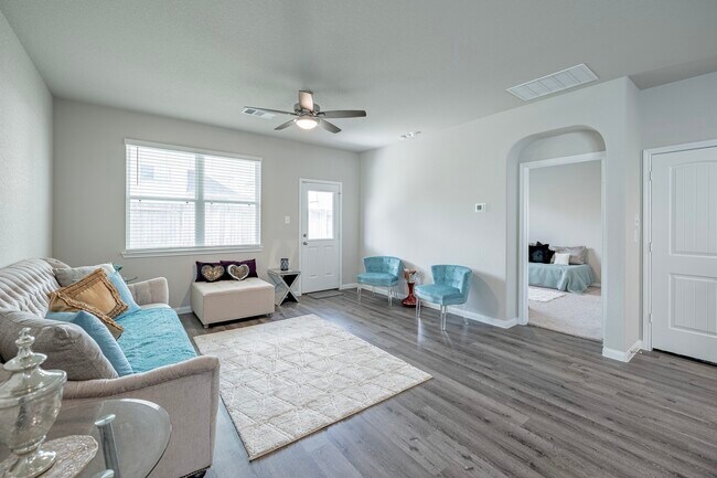 Building Photo - 4923 Blue Jacaranda Wy