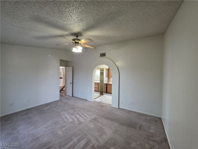 Building Photo - 321 S Bent Creek Dr