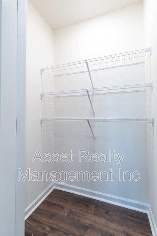 Building Photo - 2076 Southwood Cir