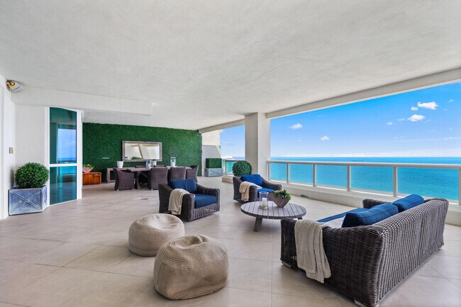 Building Photo - 101 S Fort Lauderdale Beach Blvd