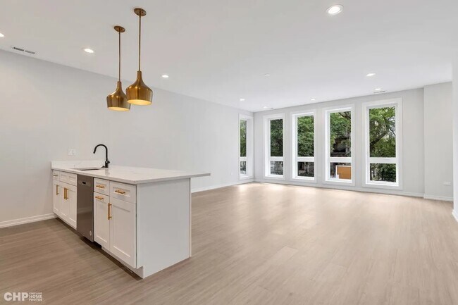 Building Photo - 5434 S Michigan Ave