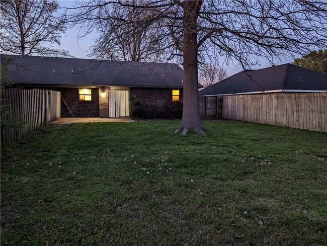 Building Photo - 2863 Kasey Ave