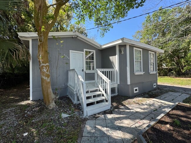 Building Photo - 5432 Tyler Ave