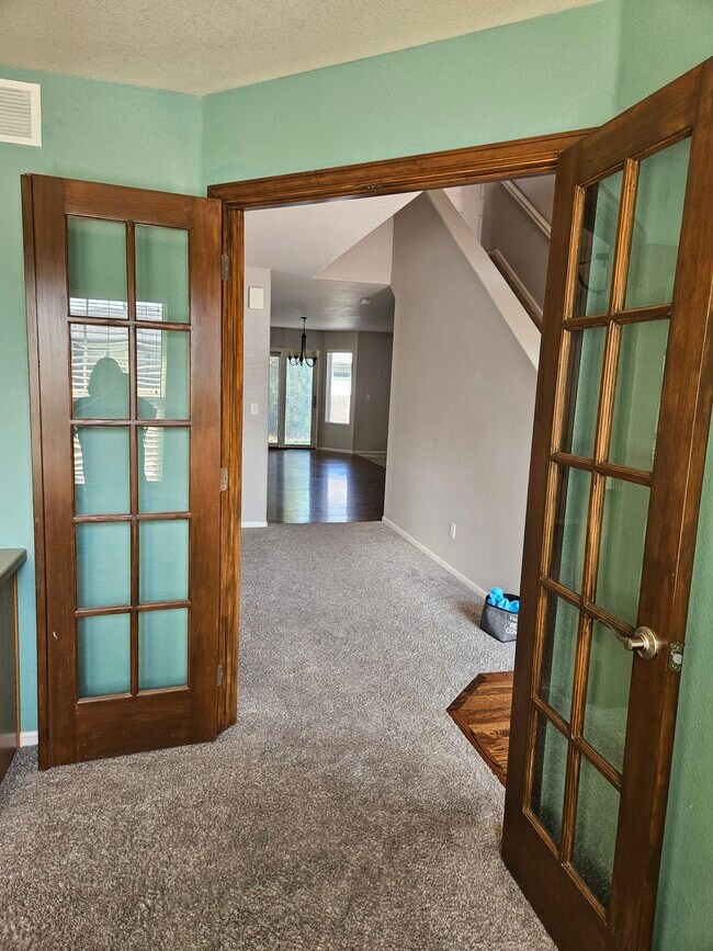 Building Photo - 2353 Aral Dr