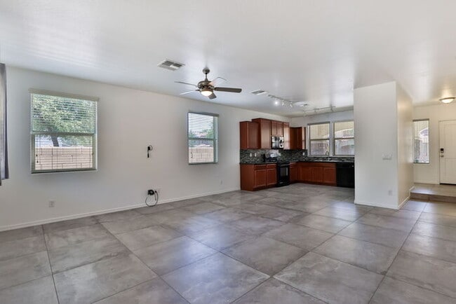 Building Photo - 1416 S Terrace Rd
