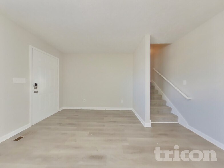 Building Photo - 27 Fairview Way