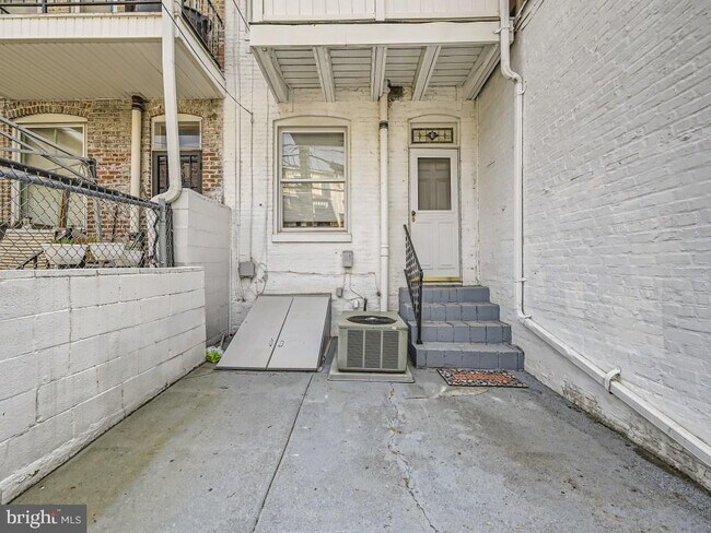 Building Photo - 26 S Curley St
