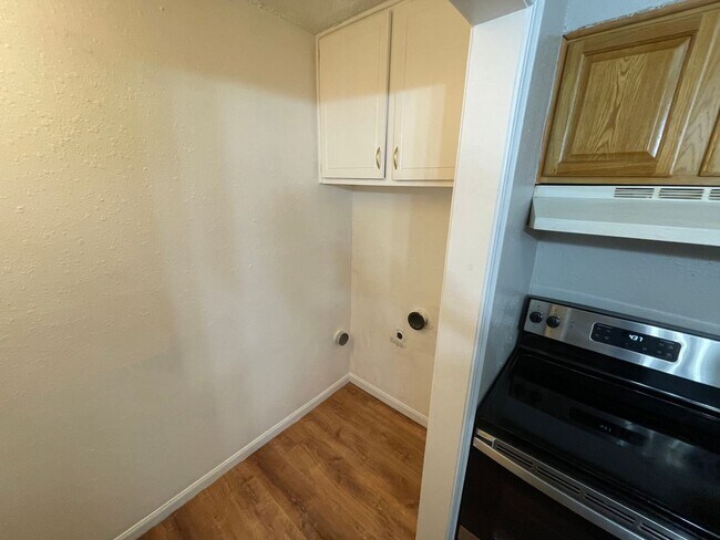 Building Photo - 3 br, 2 bath House - 2612 N Ann Arbor Ave....