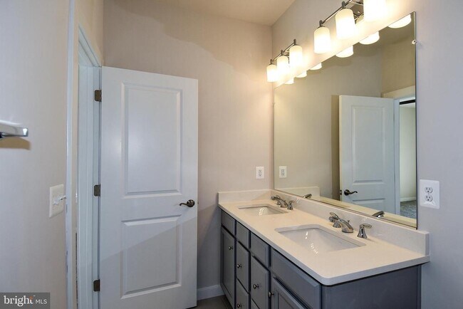 Building Photo - 1767 Hickory Wds Rd