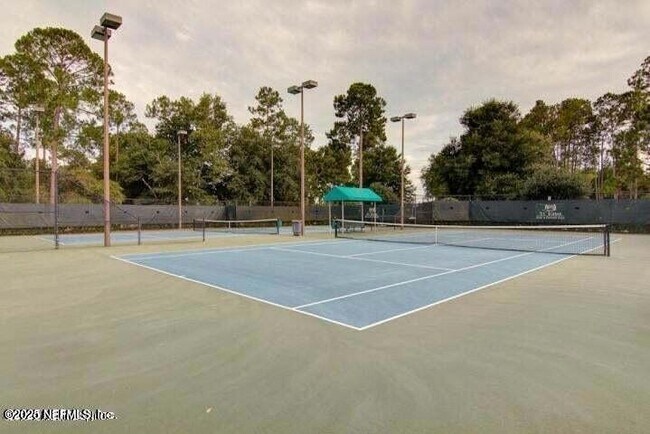 Building Photo - 1761 Highland View Dr